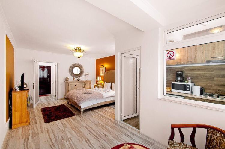 Lyla Apartment Галац Экстерьер фото