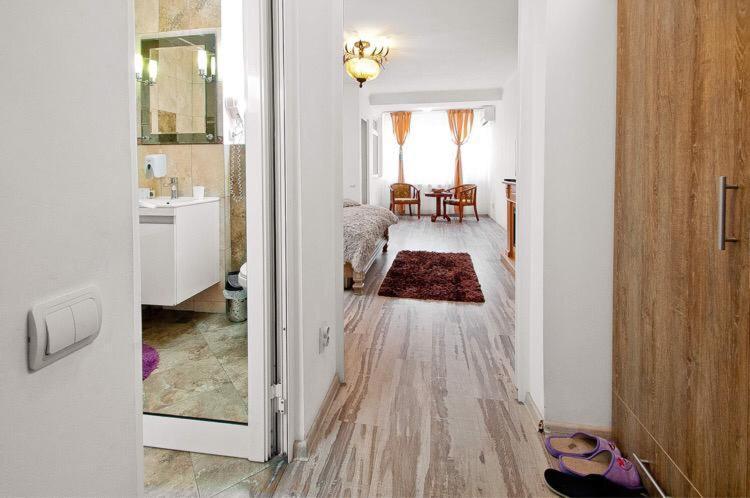 Lyla Apartment Галац Экстерьер фото